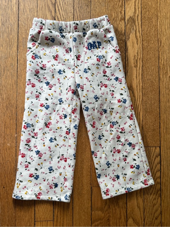 GAP Other - Gap Kids White Floral Sweat Pants - Size 4
